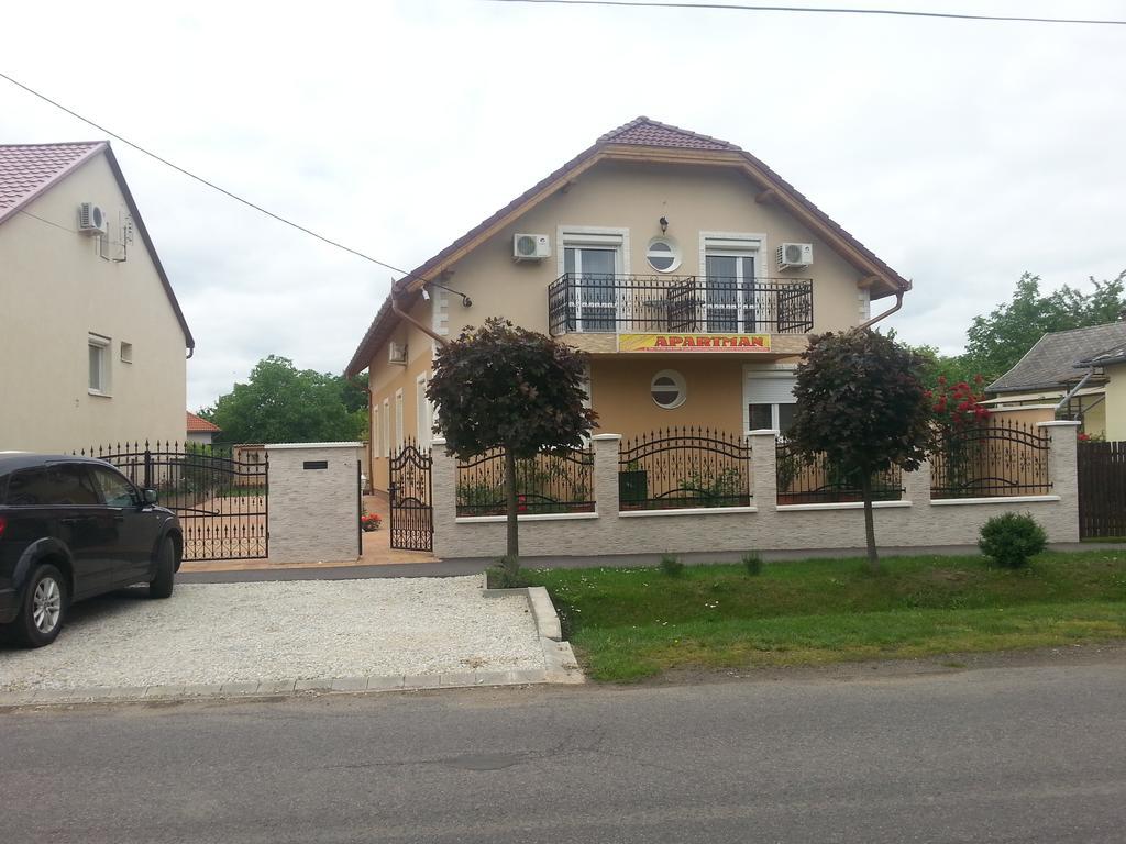 Marinica Apartman Hajduszoboszlo Exterior foto